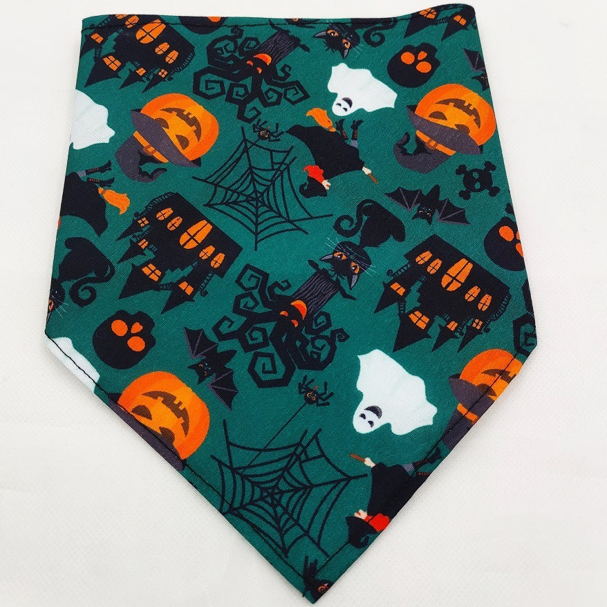 Pet Bandana Bib – Triangle Drool Towel for Dogs & Cats